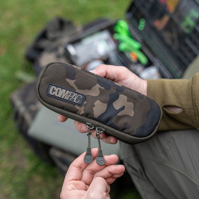 Korda - Compac 55 Tackle Pouch Dark Kamo
